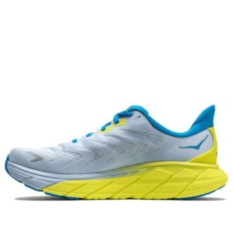 HOKA Arahi 6 ‚Eiswasser‘