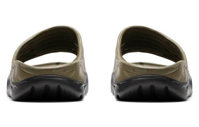 HOKA x Bodega Ora Recovery Slide ‚Martini Olive Jet Black‘